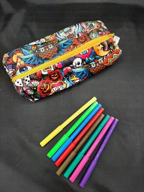 Trousse à crayons – Des Fils en Mains