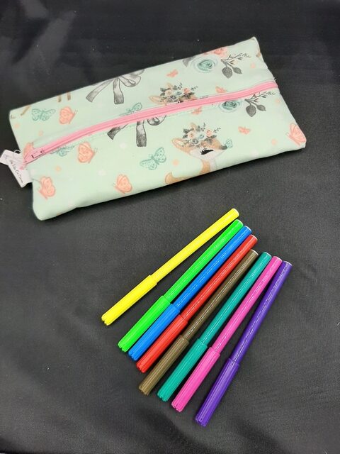 Trousse à crayons – Des Fils en Mains