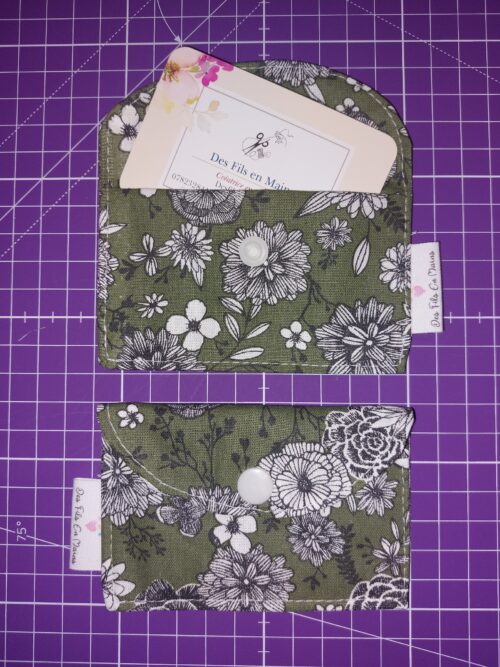 Porte-cartes "Fleurs sur fond kaki"