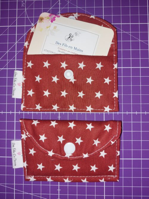 Porte-cartes "Etoiles sur fond rouge"